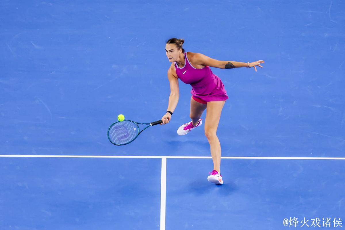 武网：萨巴伦卡武网19连胜 保利尼收退赛礼晋级八强